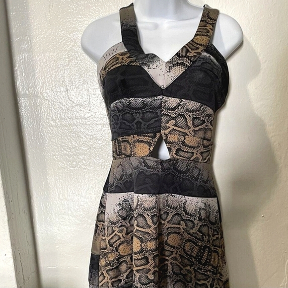 Jessica Simpson Mixed Reptilian Scuba Print Mini US Size M - Picture 2 of 11